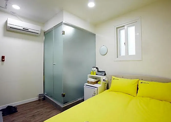 24 Myeongdong Avenue ホテル 2*